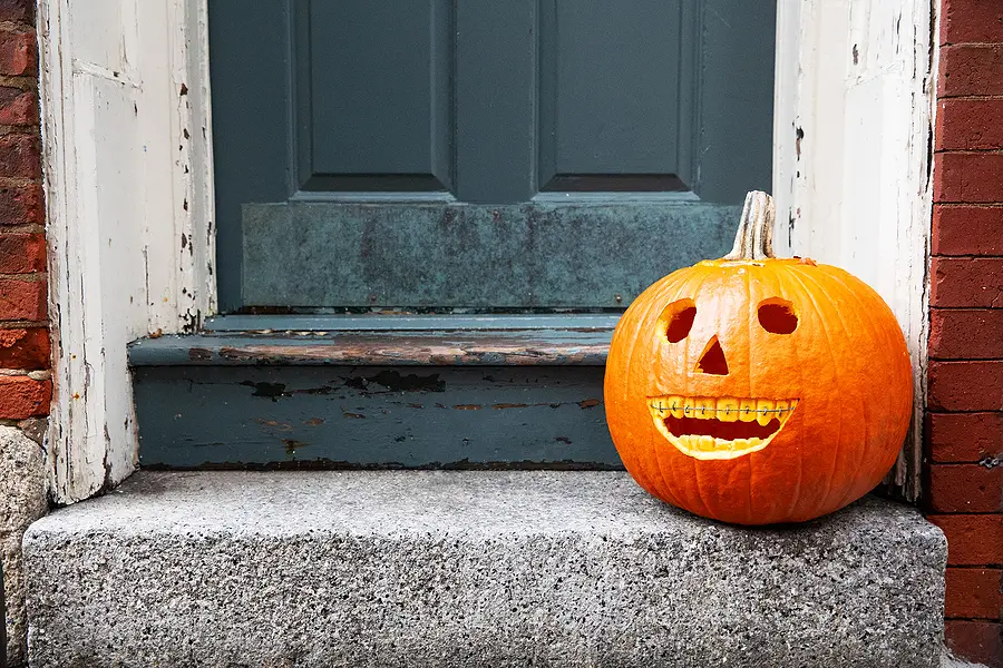 Halloween Candy Guide: The Do’s & Don’ts With Braces