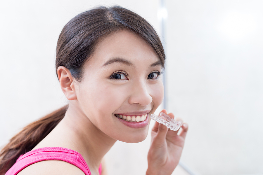 Life with Clear Aligners: Eating, Drinking, and Oral Hygiene Tips
